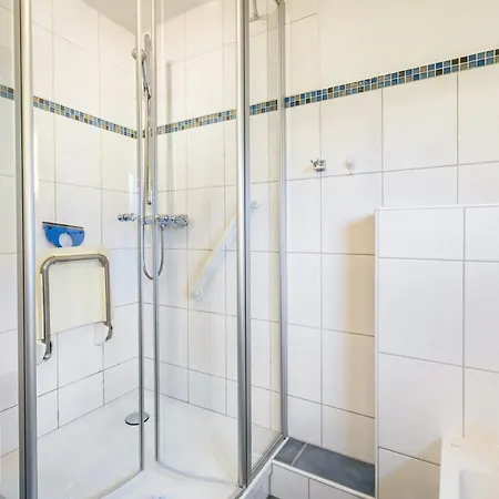 Panoramaferienhaus Sorpesee, 120qm بيت للعطل زوندرن