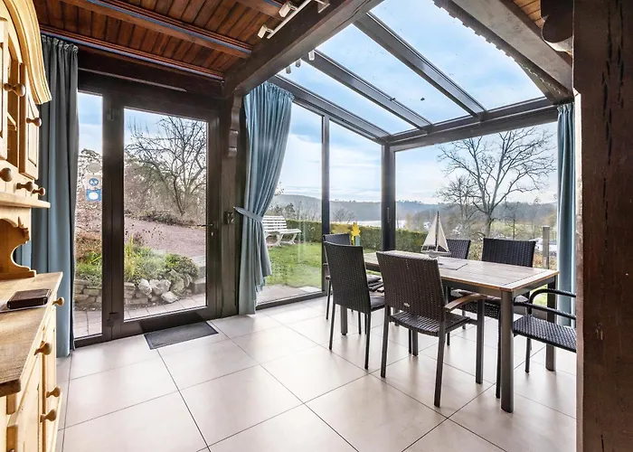 Panoramaferienhaus Sorpesee, 120qm Hébergement de vacances Sundern