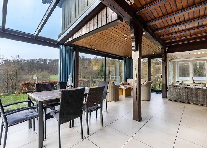 Panoramaferienhaus Sorpesee, 120qm Hébergement de vacances