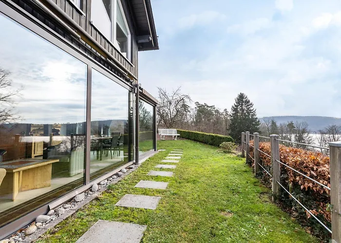 Hébergement de vacances Panoramaferienhaus Sorpesee, 120qm