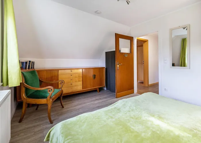 Panoramaferienhaus Sorpesee, 120qm Hébergement de vacances Sundern