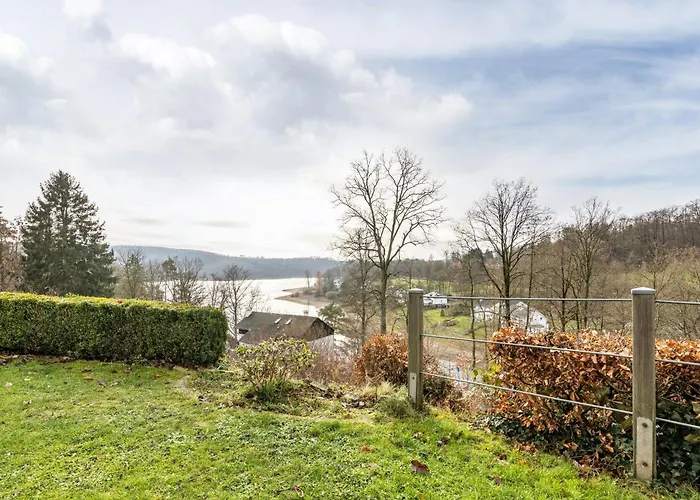 Panoramaferienhaus Sorpesee, 120qm Hébergement de vacances *